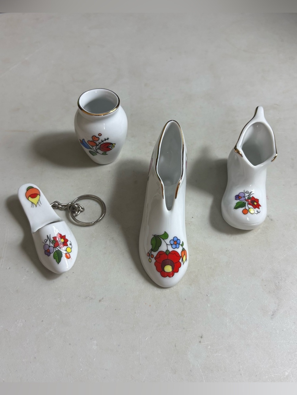 Kalocsa Hungary Hand Painted Porcelain Lot of 4 Miniature Shoes Bud Vase VTG
